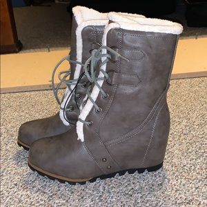 Time and Tru brown boots with white fur. Size 8